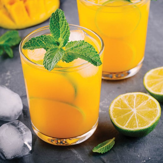 Mango-Ginger Sparkling Cocktail